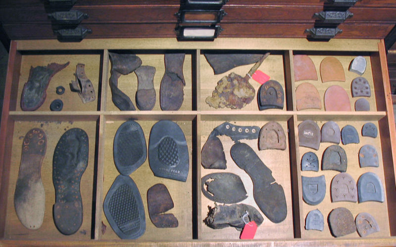 File:DrawerofshoesSM08.jpg