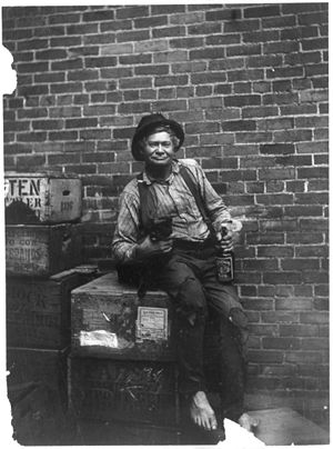 3a51658u 1907 barefoot cat whiskey.jpg